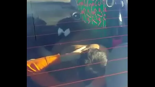 Παρακολουθήστε Couple caught doing 69 in car ζεστά κλιπ