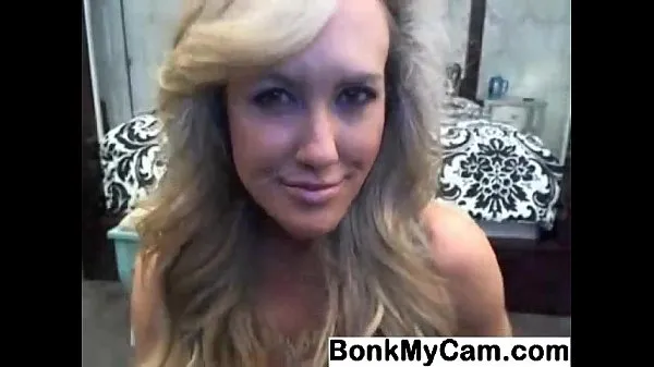 Se Sexy MILF with big boobs on webcam varme klip