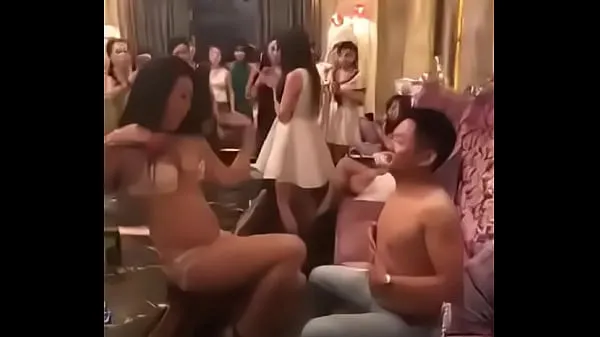 Tonton Sexy girl in Karaoke in Cambodia Klip hangat