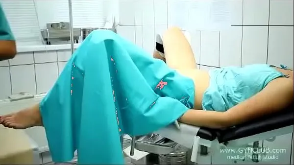 Se beautiful girl on a gynecological chair (33 varme klip