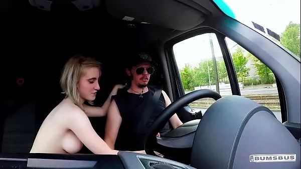 BUMS BUS - Petite blondie Lia Louise enjoys backseat fuck and facial in the van Sıcak Klipleri izleyin