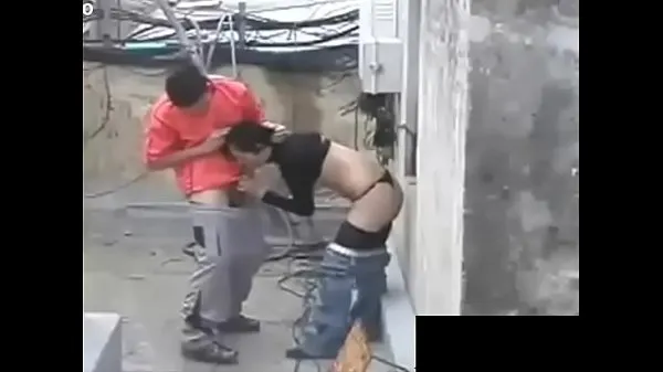 Bekijk Algerian whore fucks with its owner on the roof warme clips