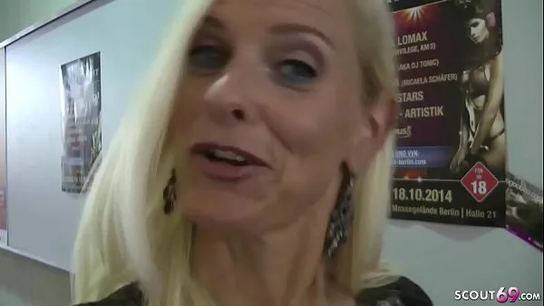 Assista a Mãe alemã - Amadora alemã Dirty-Tina no encontro de usuários AO com meninos clipes interessantes