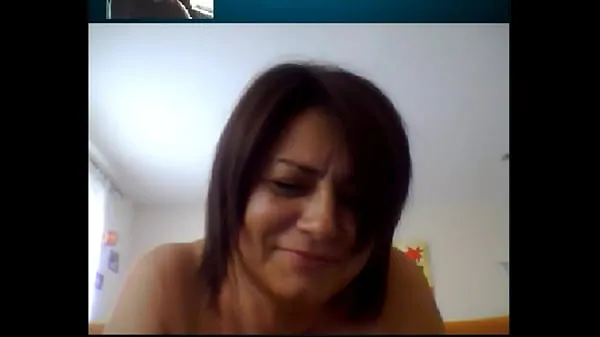 Italian Mature Woman on Skype 2개의 따뜻한 클립 보기