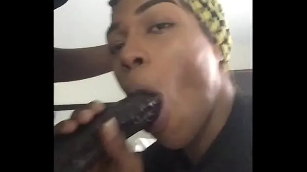 Pozrite si I can swallow ANY SIZE ..challenge me!” - LibraLuve Swallowing 12" of Big Black Dick teplé klipy
