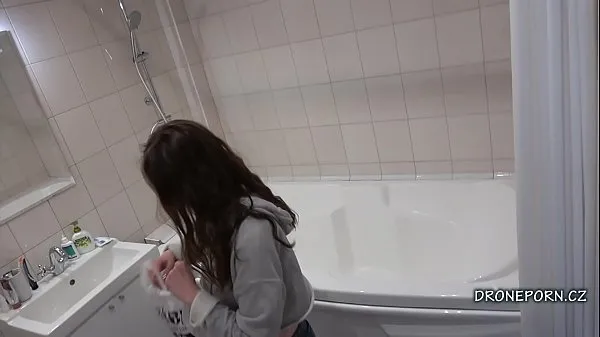 Oglejte si Czech Girl Keti in the shower - Hidden camera tople posnetke