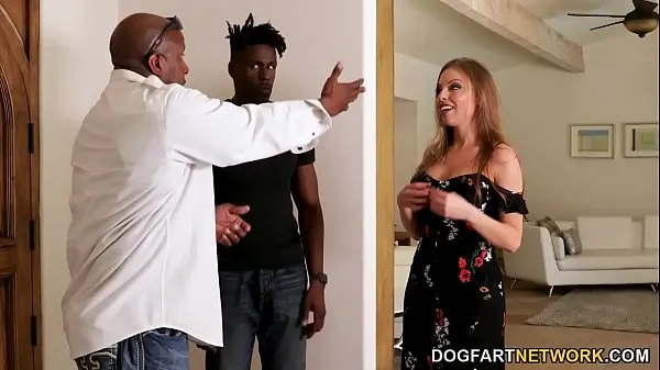 Se Married Britney Amber Offers Anal Sex And DP For New Black Neighbor varme klipp