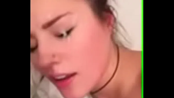 Tonton UK Teen Takes A Load On Her Face Klip hangat