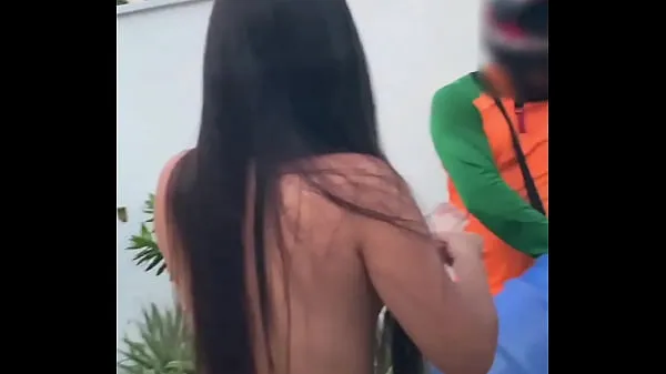 Tonton Naughty wife received the water delivery boy totally naked at her door Pipa Beach (RN) Luana Kazaki Klip hangat