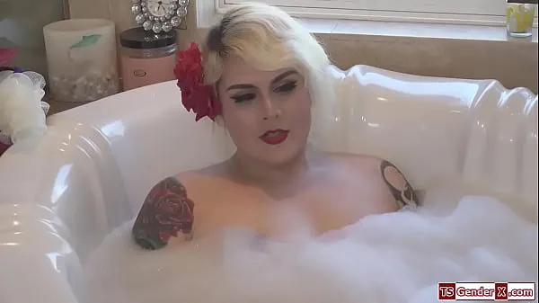 Nézzen meg Trans stepmom Isabella Sorrenti anal fucks stepson meleg klipet