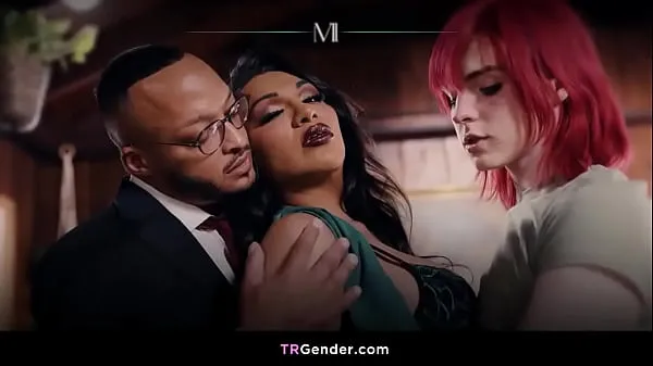 Tonton Hot mixed gender threesome with Jean Hollywood and Jessy Dubai Klip hangat