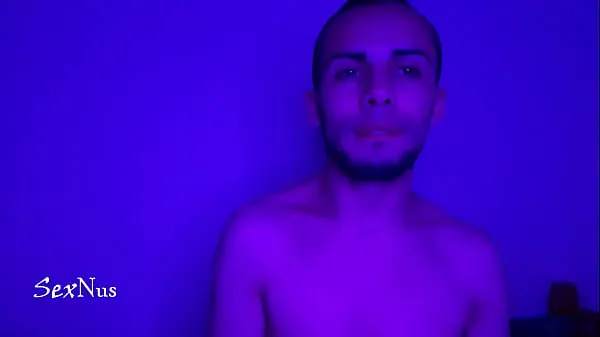 Assista a I want to suck your pee with my hot tongue clipes interessantes