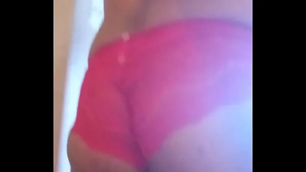 Sehen Sie sich Girlfriends red panties warme Clips an