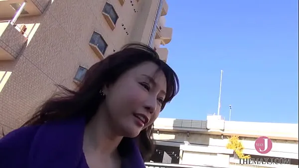 شاهد A beautiful wife who ran away from home after a fight with her husband performs in porn video for money المقاطع الدافئة