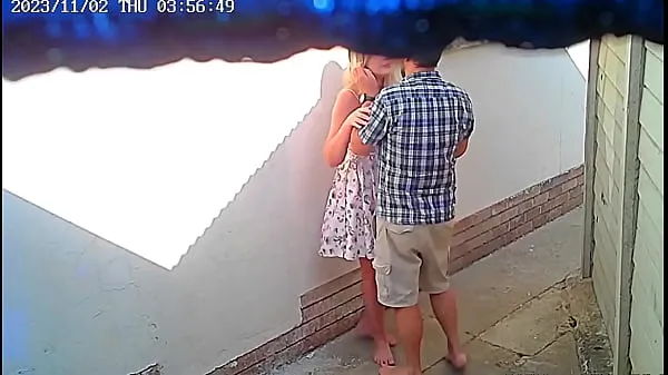 Se Cctv camera caught couple fucking outside public restaurant varme klipp