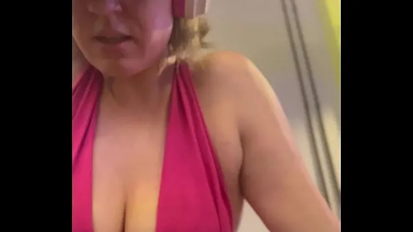 Watch Wow, my training at the gym left me very sweaty and even my pussy leaked, I was embarrassed because I was so horny warm Clips